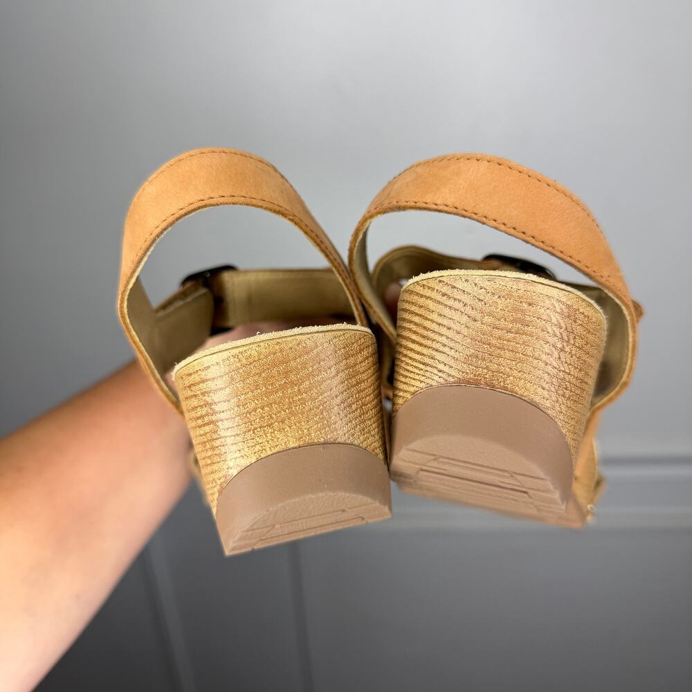 Dansko Trinity Tan Metallic Heeled Hook and Loop Sandal Womens 38 7.5-8 - Picture 5 of 8